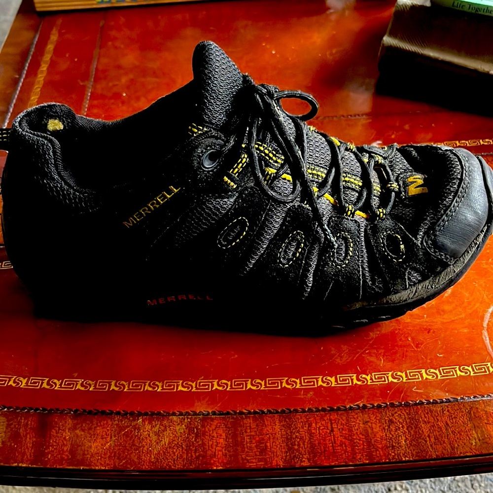 Merrill Hiking Shoes